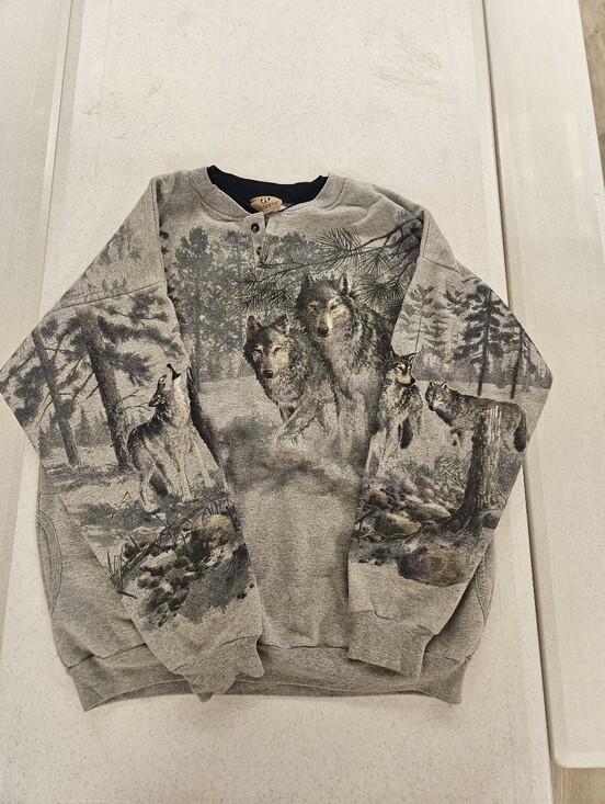 Artisan Other - Vtg Artisan Gray Crewneck Sweatshirt with Wolf Pack Graphic w/ pockets  Sz XL